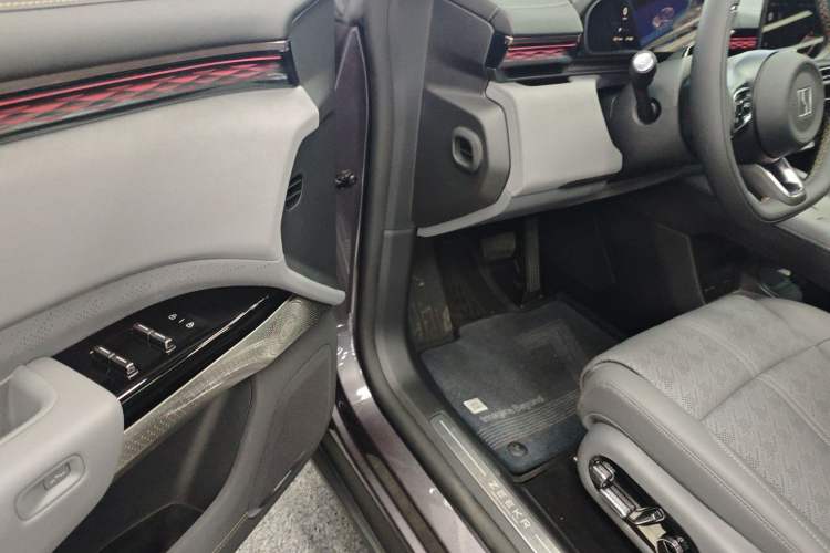 Used Zeekr 7X 2025 100kWh Long-Range All-Wheel Drive Intelligent Driving Version Driver Seat