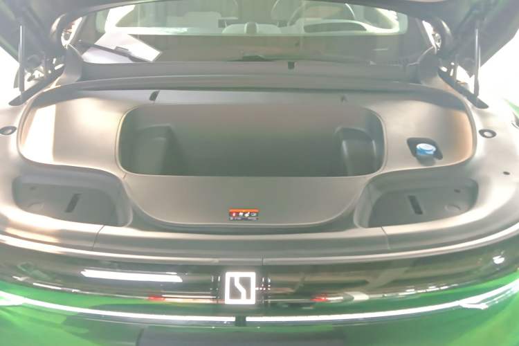 Used Zeekr 7X 2025 75 kWh Rear-Wheel Drive Intelligent Driving Version Engine Bay