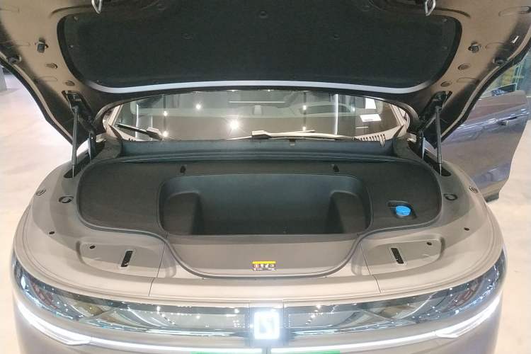 Used Zeekr 7X 2025 75 kWh Rear-Wheel Drive Intelligent Driving Version Engine Bay