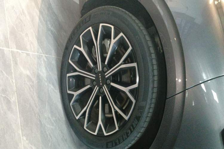 Used Zeekr 7X 2025 75 kWh Rear-Wheel Drive Intelligent Driving Version Exterior 8