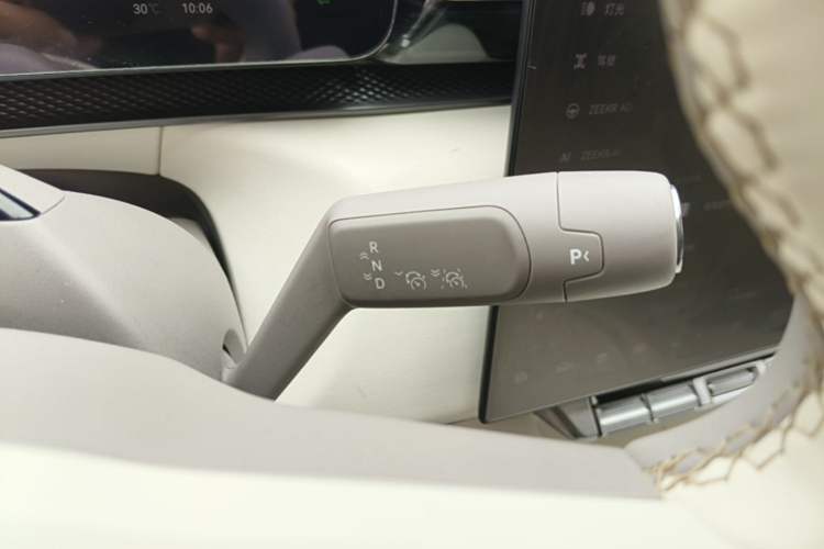 Used Zeekr 7X 2025 100 kWh Long-Range Rear-Wheel Drive with Intelligent Driving Features Gear Lever