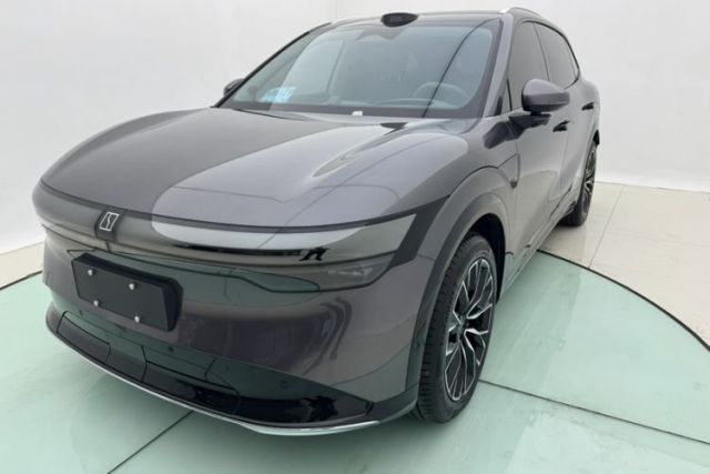 Used Zeekr 7X 2025 100 kWh Long-Range Rear-Wheel Drive with Intelligent Driving Features
