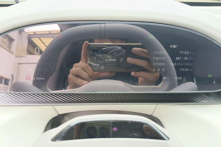 Used Zeekr 7X 2025 100 kWh Long-Range Rear-Wheel Drive with Intelligent Driving Features Instrument Cluster