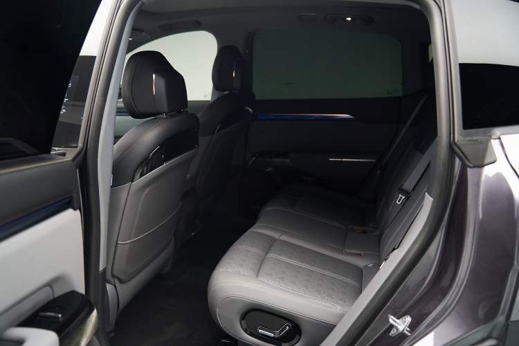Used Zeekr 7X 2025 75 kWh Rear-Wheel Drive Intelligent Driving Version Interior 5