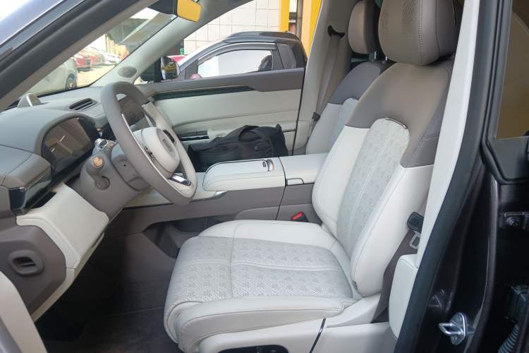 Used Zeekr 7X 2025 100 kWh Long-Range Rear-Wheel Drive with Intelligent Driving Features Left Front Seat