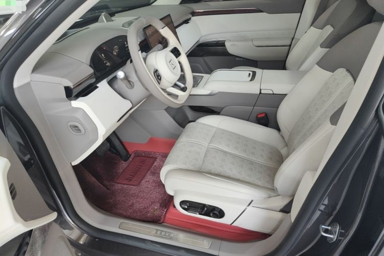 Used Zeekr 7X 2025 100 kWh Long-Range Rear-Wheel Drive with Intelligent Driving Features Left Front Seat