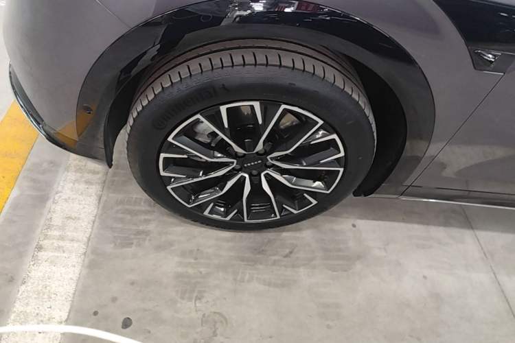Used Zeekr 7X 2025 75 kWh Rear-Wheel Drive Intelligent Driving Version Left Front Wheel Hub