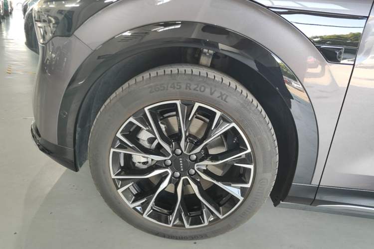 Used Zeekr 7X 2025 100 kWh Long-Range Rear-Wheel Drive with Intelligent Driving Features Left Front Wheel Hub