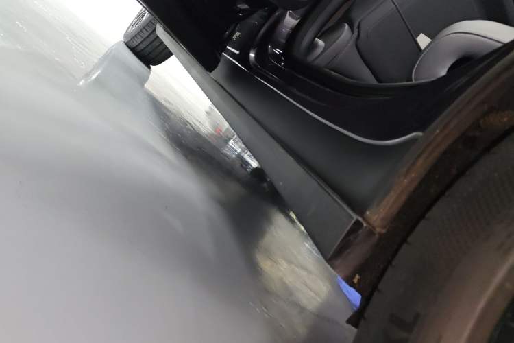 Used Zeekr 7X 2025 75 kWh Rear-Wheel Drive Intelligent Driving Version Left Side Sill