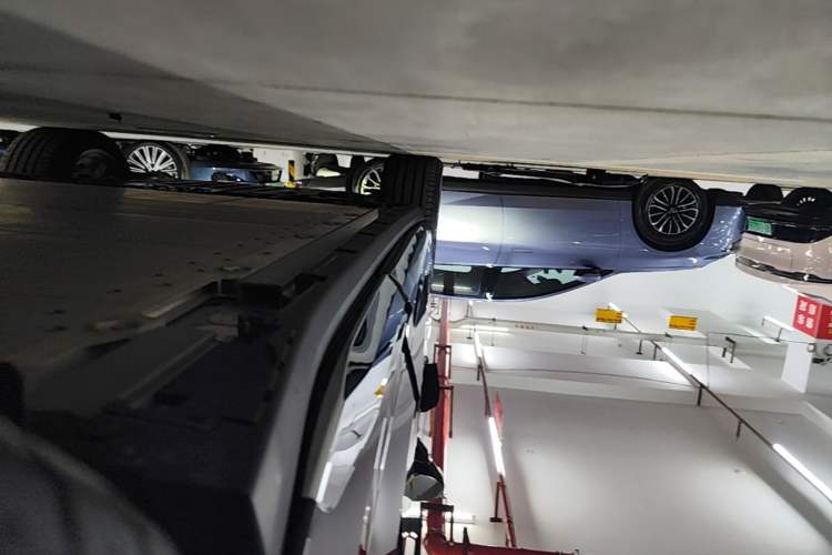 Used Zeekr 7X 2025 75 kWh Rear-Wheel Drive Intelligent Driving Version Left Side Sill