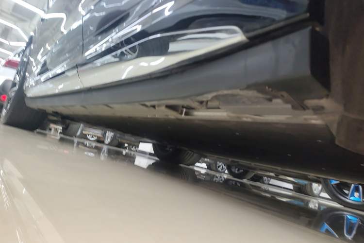 Used Zeekr 7X 2025 100kWh Long-Range All-Wheel Drive Intelligent Driving Version Left Side Sill
