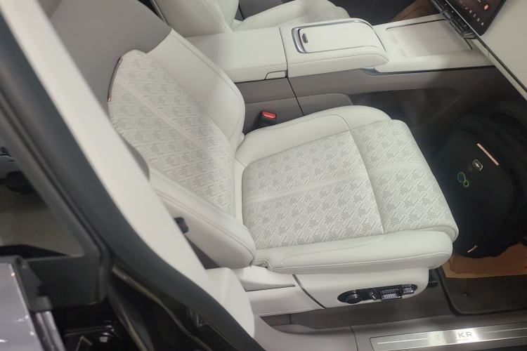 Used Zeekr 7X 2025 100kWh Long-Range All-Wheel Drive Intelligent Driving Version Right Front Seat