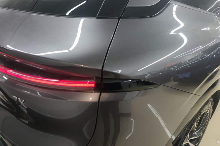Used Zeekr 7X 2025 100kWh Long-Range All-Wheel Drive Intelligent Driving Version Right Rear Taillight