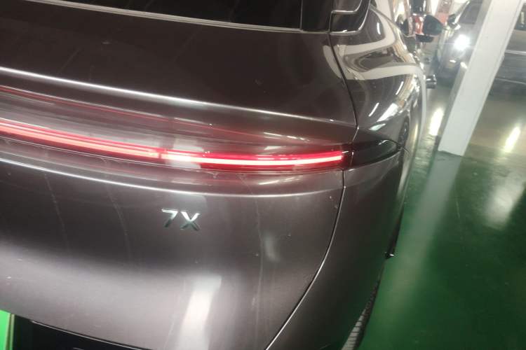 Used Zeekr 7X 2025 75 kWh Rear-Wheel Drive Intelligent Driving Version Right Rear Taillight