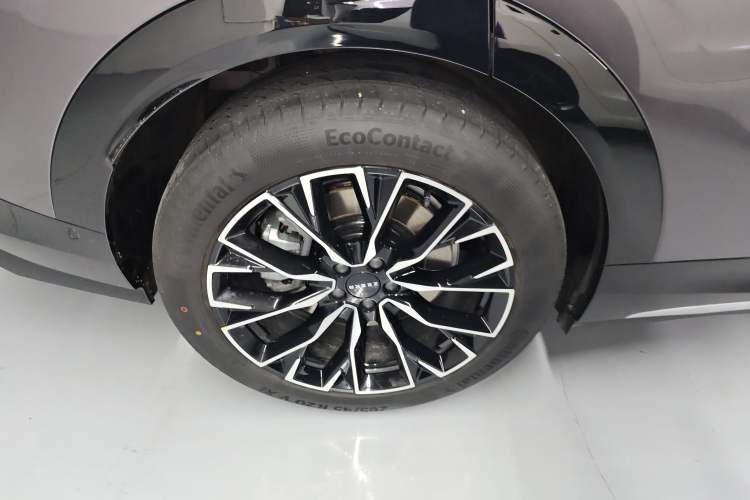 Used Zeekr 7X 2025 75 kWh Rear-Wheel Drive Intelligent Driving Version Right Rear Wheel Hub