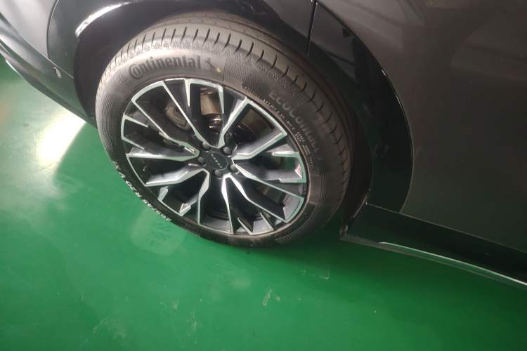 Used Zeekr 7X 2025 75 kWh Rear-Wheel Drive Intelligent Driving Version Right Rear Wheel Hub