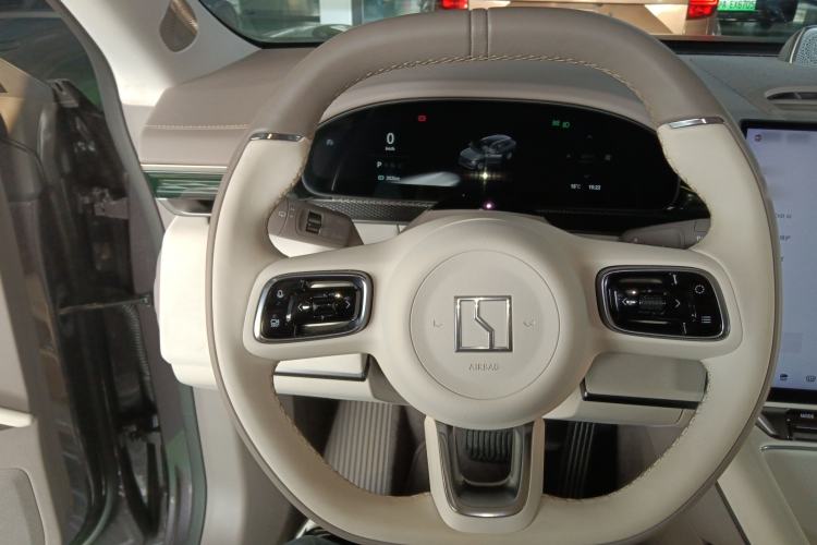 Used Zeekr 7X 2025 75 kWh Rear-Wheel Drive Intelligent Driving Version Steering Wheel