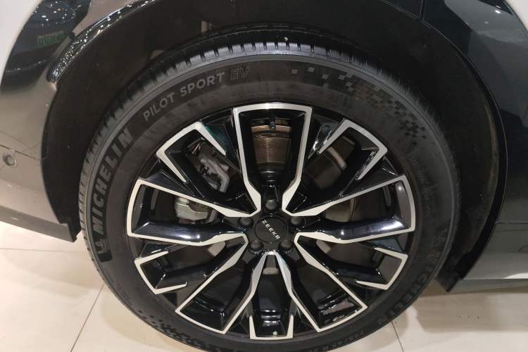 Used Zeekr 7X 2025 100 kWh Long-Range Rear-Wheel Drive with Intelligent Driving Features Exterior 8