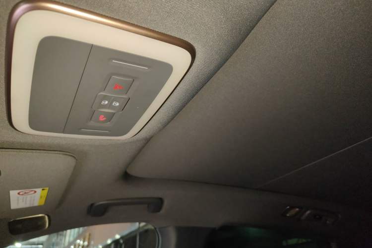 Used Zeekr 7X 2025 100kWh Long-Range All-Wheel Drive Intelligent Driving Version Headliner