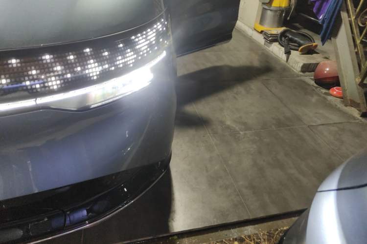 Used Zeekr 7X 2025 75 kWh Rear-Wheel Drive Intelligent Driving Version Left Front Headlight