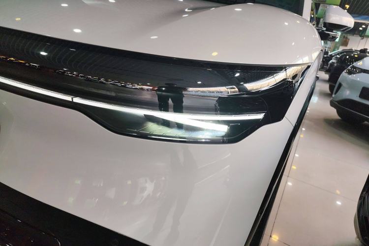 Used Zeekr 7X 2025 100 kWh Long-Range Rear-Wheel Drive with Intelligent Driving Features Left Front Headlight