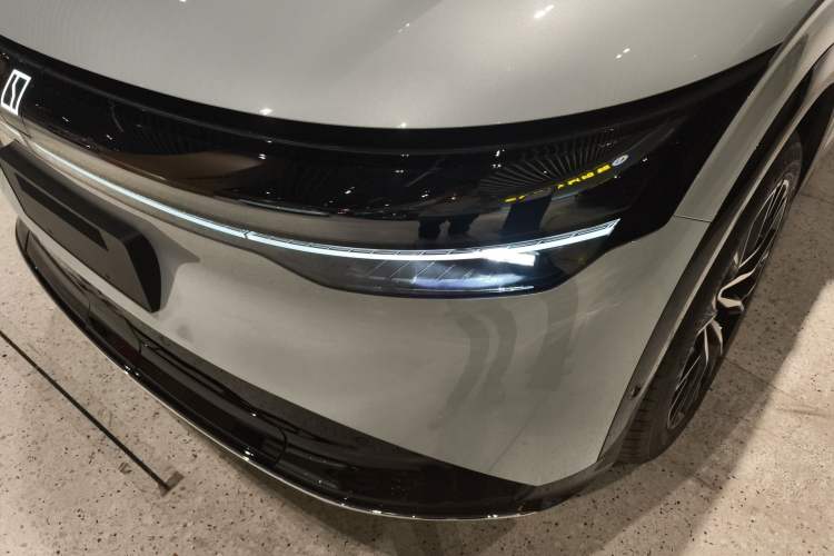 Used Zeekr 7X 2025 100 kWh Long-Range Rear-Wheel Drive with Intelligent Driving Features Left Front Headlight