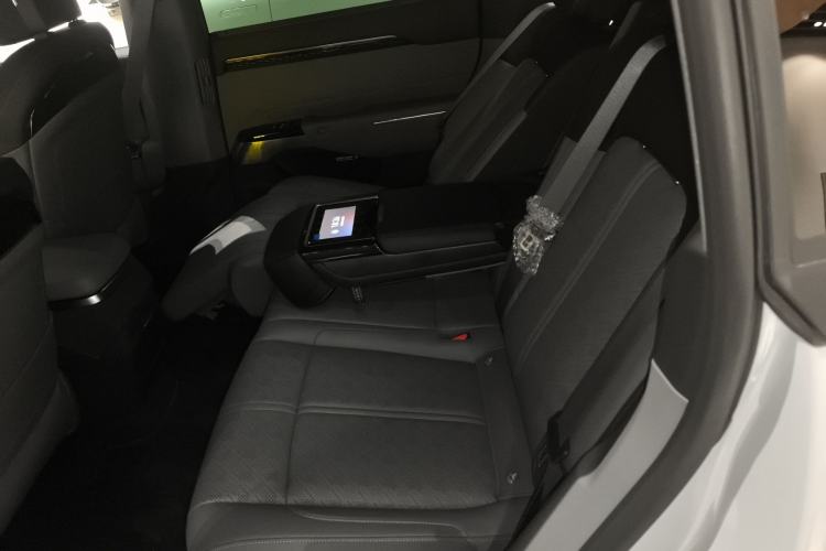 Used Zeekr 7X 2025 100 kWh Long-Range Rear-Wheel Drive with Intelligent Driving Features Left Rear Seat