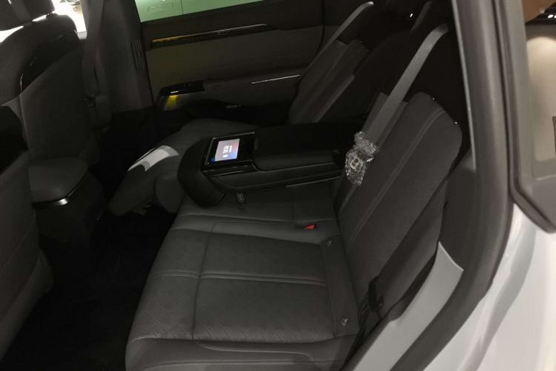 Used Zeekr 7X 2025 100 kWh Long-Range Rear-Wheel Drive with Intelligent Driving Features Left Rear Seat
