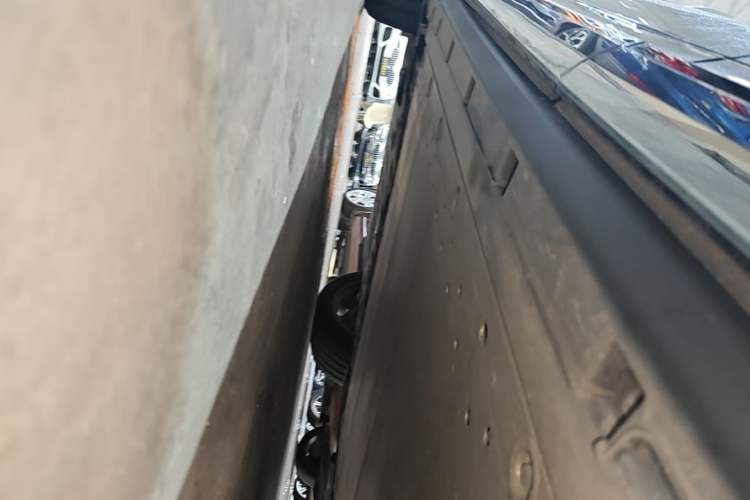 Used Zeekr 7X 2025 75 kWh Rear-Wheel Drive Intelligent Driving Version Left Side Sill