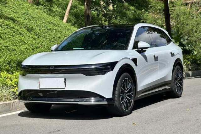 Used Zeekr 7X 2025 100 kWh Long-Range Rear-Wheel Drive with Intelligent Driving Features