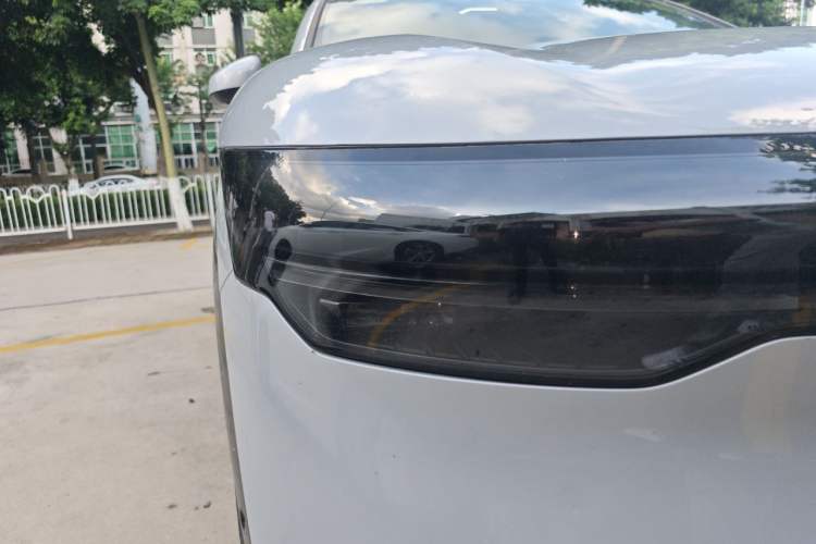 Used Zeekr 7X 2025 75 kWh Rear-Wheel Drive Intelligent Driving Version Right Front Headlight