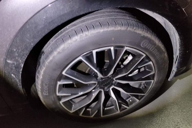 Used Zeekr 7X 2025 100 kWh Long-Range Rear-Wheel Drive with Intelligent Driving Features Right Front Wheel Hub