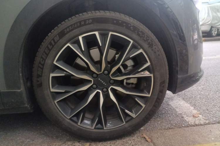Used Zeekr 7X 2025 75 kWh Rear-Wheel Drive Intelligent Driving Version Right Front Wheel Hub