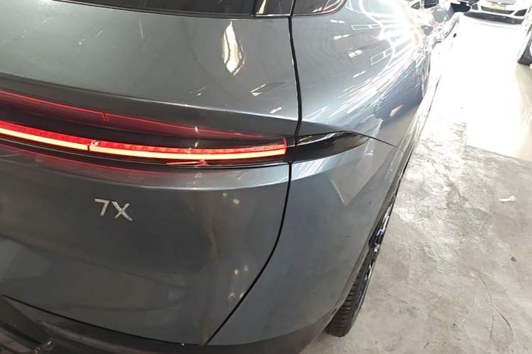 Used Zeekr 7X 2025 75 kWh Rear-Wheel Drive Intelligent Driving Version Right Rear Taillight