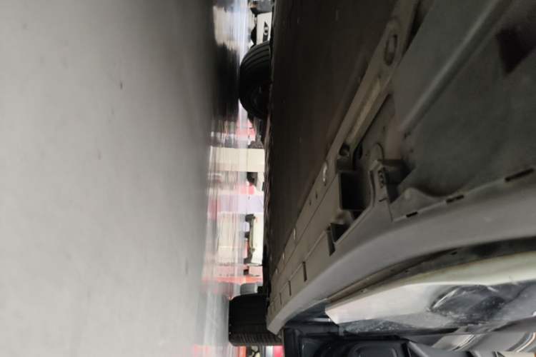 Used Zeekr 7X 2025 100kWh Long-Range All-Wheel Drive Intelligent Driving Version Right Side Sill