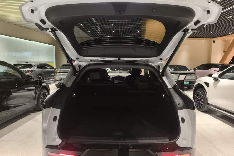 Used Zeekr 7X 2025 100 kWh Long-Range Rear-Wheel Drive with Intelligent Driving Features Trunk