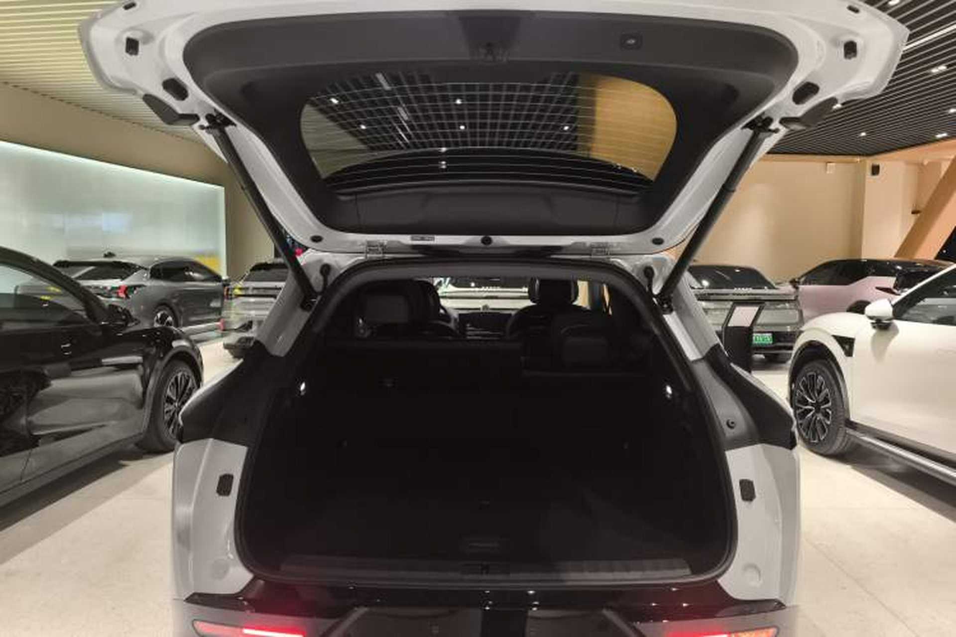 Used Zeekr 7X 2025 100 kWh Long-Range Rear-Wheel Drive with Intelligent Driving Features Trunk
