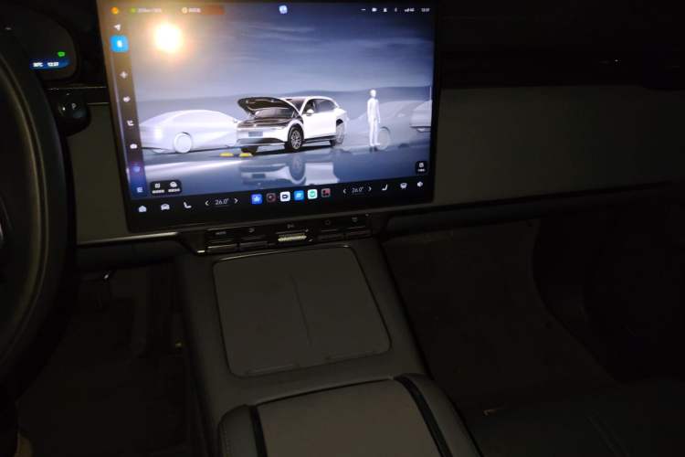 Used Zeekr 7X 2025 75 kWh Rear-Wheel Drive Intelligent Driving Version Audio And AC Panel