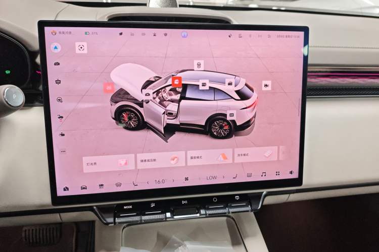 Used Zeekr 7X 2025 75 kWh Rear-Wheel Drive Intelligent Driving Version Audio And AC Panel