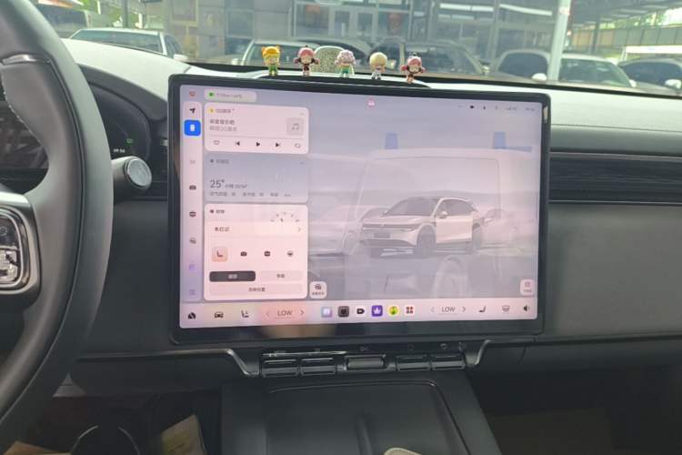 Used Zeekr 7X 2025 100 kWh Long-Range Rear-Wheel Drive with Intelligent Driving Features Audio And AC Panel
