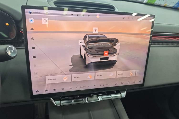 Used Zeekr 7X 2025 75 kWh Rear-Wheel Drive Intelligent Driving Version Audio And AC Panel