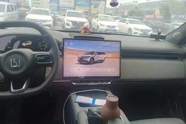 Used Zeekr 7X 2025 75 kWh Rear-Wheel Drive Intelligent Driving Version Audio And AC Panel