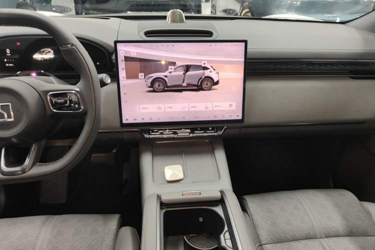 Used Zeekr 7X 2025 100 kWh Long-Range Rear-Wheel Drive with Intelligent Driving Features Audio And AC Panel