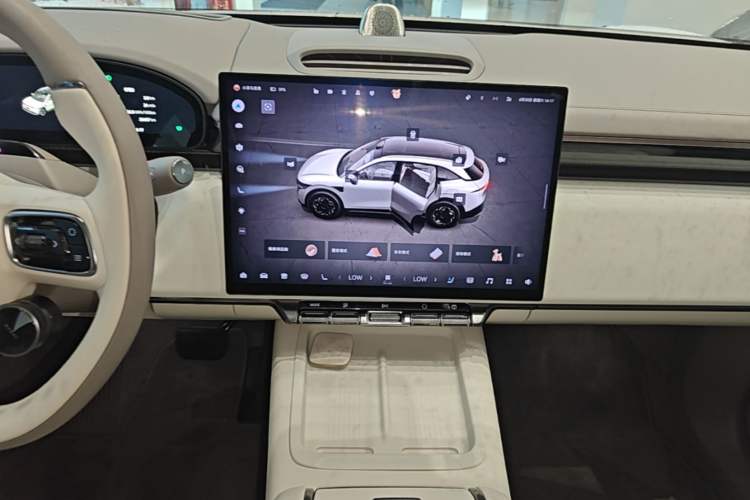 Used Zeekr 7X 2025 75 kWh Rear-Wheel Drive Intelligent Driving Version Audio And AC Panel
