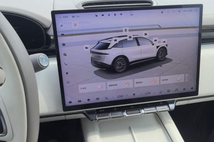 Used Zeekr 7X 2025 75 kWh Rear-Wheel Drive Intelligent Driving Version Audio And AC Panel