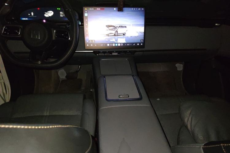 Used Zeekr 7X 2025 75 kWh Rear-Wheel Drive Intelligent Driving Version Center Console