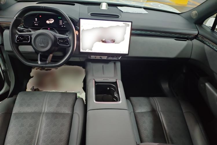 Used Zeekr 7X 2025 100 kWh Long-Range Rear-Wheel Drive with Intelligent Driving Features Center Console
