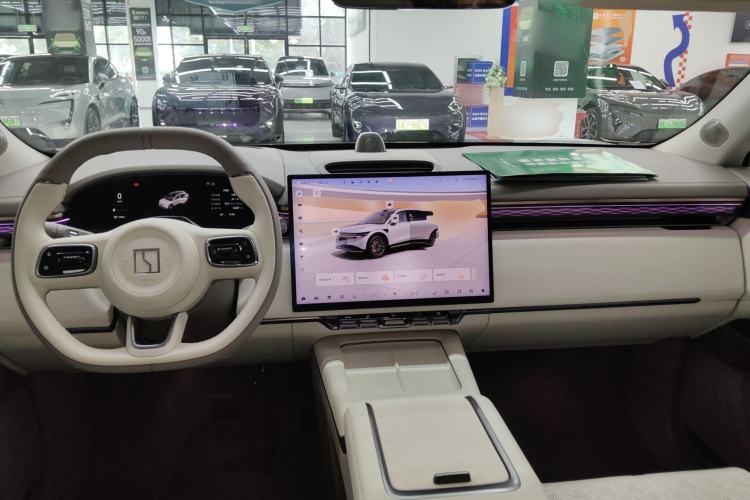 Used Zeekr 7X 2025 100 kWh Long-Range Rear-Wheel Drive with Intelligent Driving Features Center Console