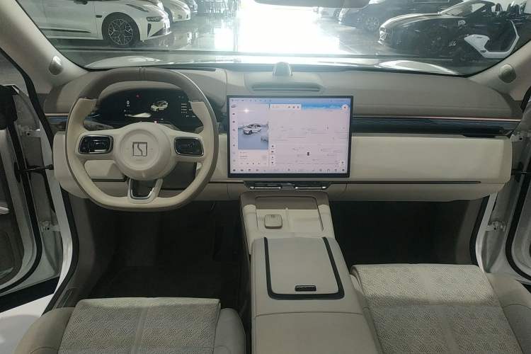 Used Zeekr 7X 2025 75 kWh Rear-Wheel Drive Intelligent Driving Version Center Console