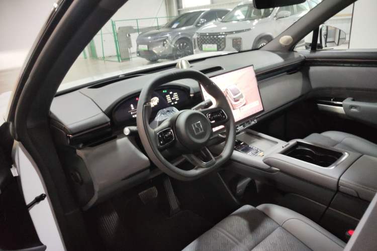 Used Zeekr 7X 2025 100 kWh Long-Range Rear-Wheel Drive with Intelligent Driving Features Center Console